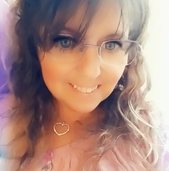 Meet your Posher, Manon - Picture 1 of 1